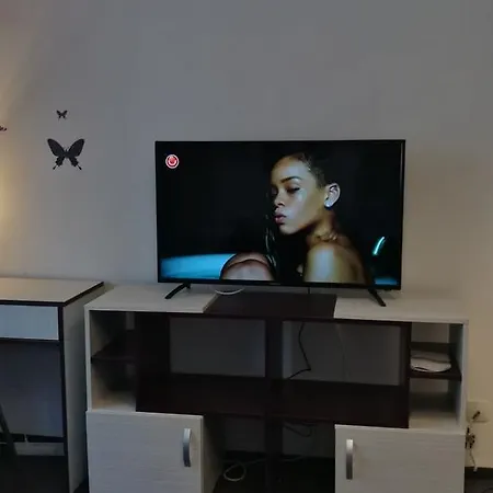 Iness Apartment *
